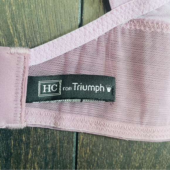 Triumph Underwear Wired Crop Sports Bra with Metallic Thread - Picture 13 of 15